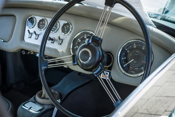 Kabiny sportovního vozu Daimler Dart Sp250 Hardtop, 1961. — Stock fotografie