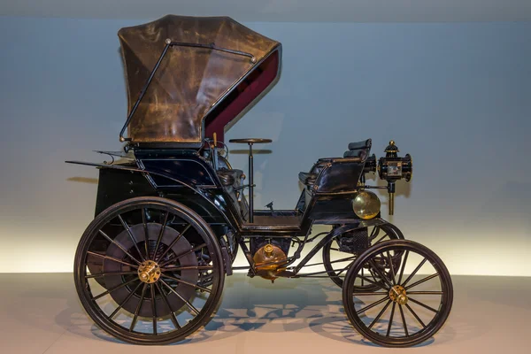Vintage bil Daimler Riemenwagen "Vis-a-Vis" (Daimler remdriven bil), 1896. — Stockfoto