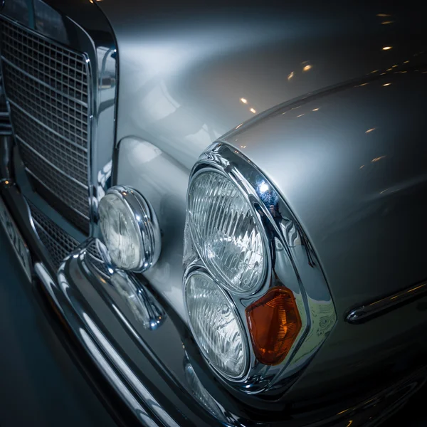 Fragment of full-size luxury car Mercedes-Benz 300 SEL 6.3, 1972. — Stock Photo, Image