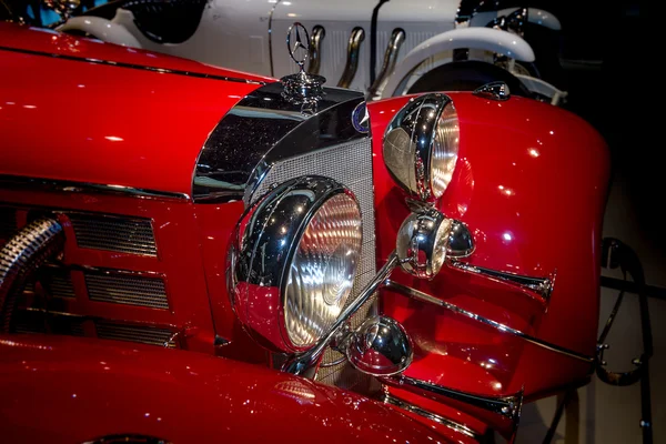 Fragment de voiture de luxe Mercedes-Benz 500 K Special-Roadster (W29), 1937 . — Photo