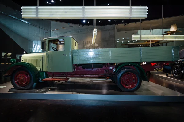 El camión plataforma diesel Mercedes-Benz Lo 2000, 1932 . — Foto de Stock