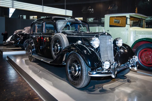 Plně veliký sedan Mercedes-Benz 260 D Pullman (W138), 1938. — Stock fotografie