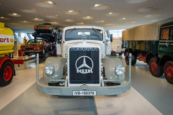 Caminhão pesado Mercedes-Benz Lo 6500 plataforma caminhão, 1938 . — Fotografia de Stock