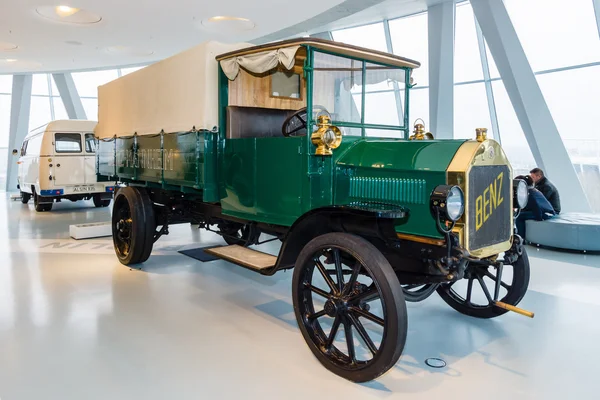 Der LKW Benzin 3-Tonner, 1912. — Stockfoto