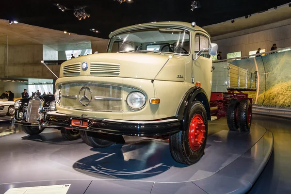 The dump truck Mercedes-Benz LK338 Kepper, 1960. — Stock Photo, Image