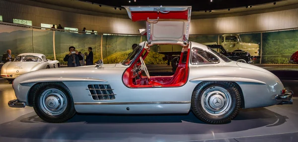 รถสปอร์ต เมอร์เซเดส-เบนซ์ 300 SL Gullwing coupe, 1955 — ภาพถ่ายสต็อก