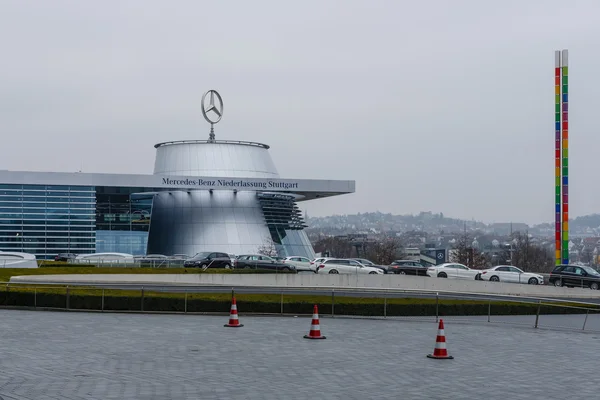 Institutionen för Mercedes-Benz gruppen i Untertuerkheim. — Stockfoto