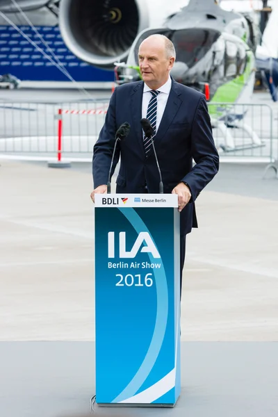 Rede des brandenburgischen Ministerpräsidenten Dietmar Woidke. Ausstellung ila berlin air show 2016 — Stockfoto