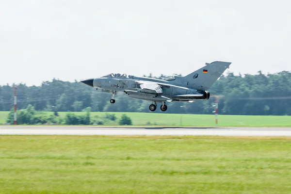 Atterraggio aereo multiruolo, Panavia Tornado — Foto Stock