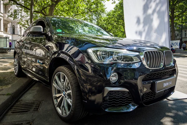 Kompakt lüks crossover Suv Bmw X4. — Stok fotoğraf