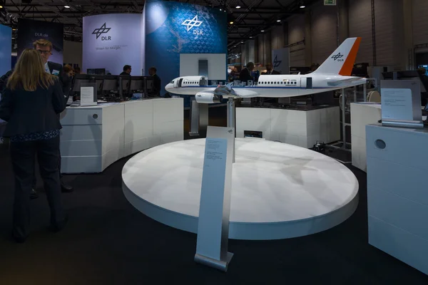 Uma aeronave modelo funcional Airbus A320 ATRA. O stand do Centro Aeroespacial Alemão (DLR ) — Fotografia de Stock