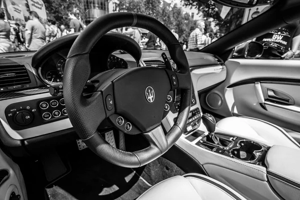Interior do grande turista carro Maserati GranCabrio MC, desde 2012 — Fotografia de Stock