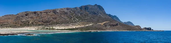 Bay Balos. La costa oeste de la península Gramvousa. La isla de Creta. Grecia. Vista panorámica . — Foto de Stock