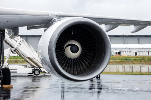Turbofan motor uçağın benzet etkileri sıfır yerçekimi - Airbus A310 sıfır-G için. — Stok fotoğraf