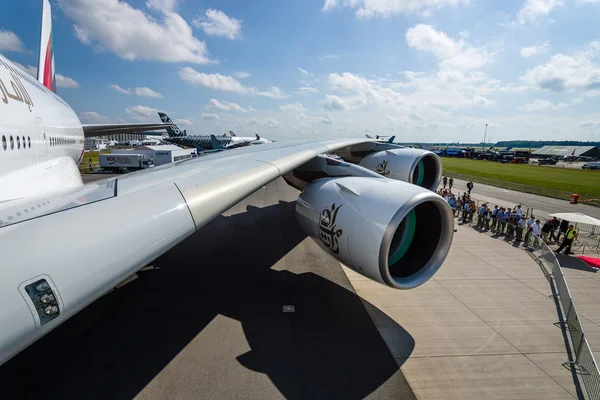 世界上最大的飞机的机翼和涡轮风扇发动机"发动机联盟Gp7000" 的细节 - 空客A380. — 图库照片