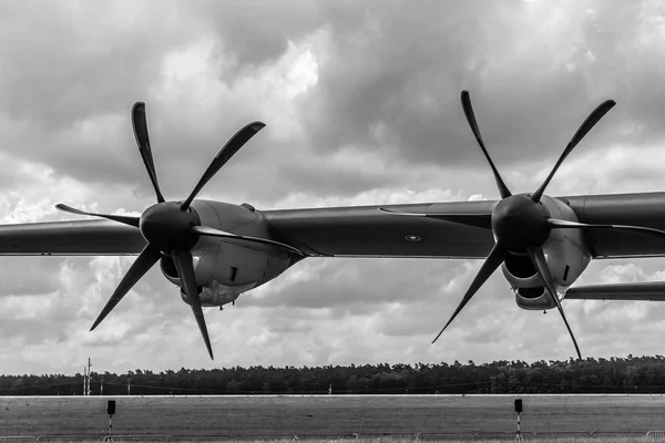 Detalhe da aeronave de transporte militar turboélice Lockheed Martin C-130J Super Hércules. Força Aérea dos EUA . — Fotografia de Stock