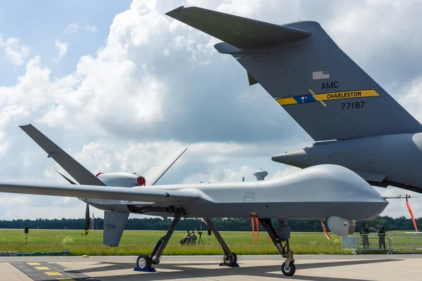 Unmanned combat air vehicle General Atomics MQ-9 Reaper. US Air Force — Stock Photo, Image