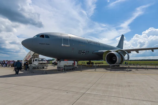 Airbus A310-304 Mrtt Medevac Orvosi repülőgép "Augusztus Euler" (a Luftwaffe) — Stock Fotó