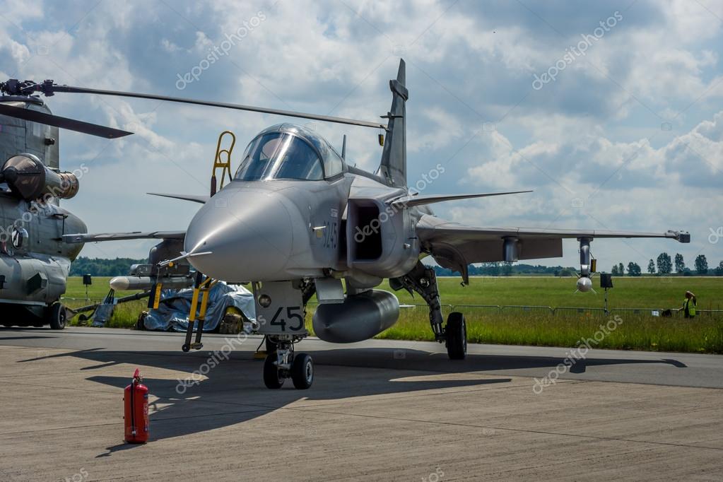 Zwerver kom tot rust gewoon Fighter, attack and reconnaissance aircraft Saab JAS-39 Gripen. Czech Air  Force. – Stock Editorial Photo © S_Kohl #119847002
