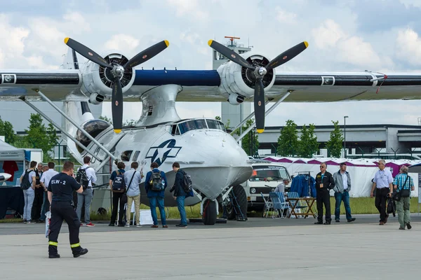 Військово-морської патрульної і аварійно рятувальне на гідролітаку консолідовані Pby Каталіна (5 а Pby) — стокове фото