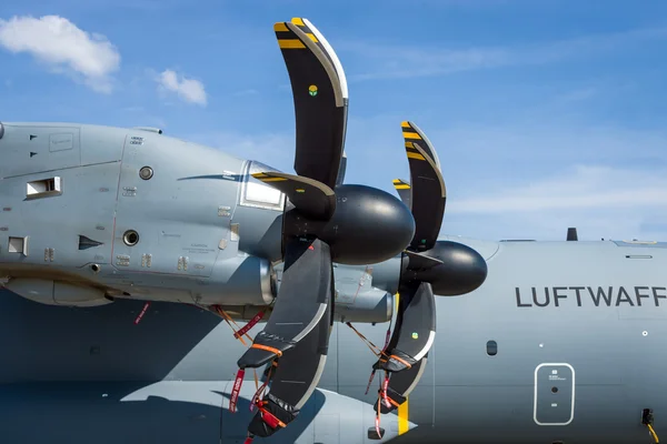 Turboprop engine Europrop TP400-D6 of military transport aircraft Airbus A400M Atlas — Stock Photo, Image