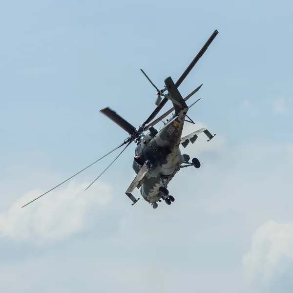 Kampfhubschrauber mil mi-24 hind. — Stockfoto