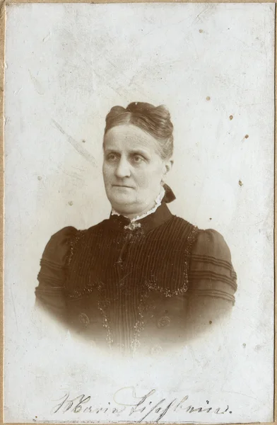 A vintage portrait of a elderly woman — Stock Photo, Image