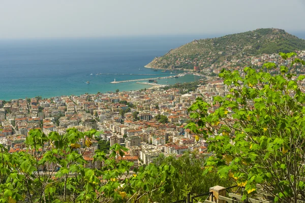 Alanya, sea port and the Mediterranean Sea from the bird's-eye view. Turkey. — Stock Photo, Image