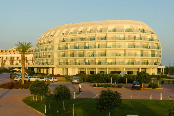 Anatolian coast. Popular among German tourists five star hotel Sentido Gold Island. Anatolian coast - a popular holiday destination in summer of European citizens. — Stock Photo, Image