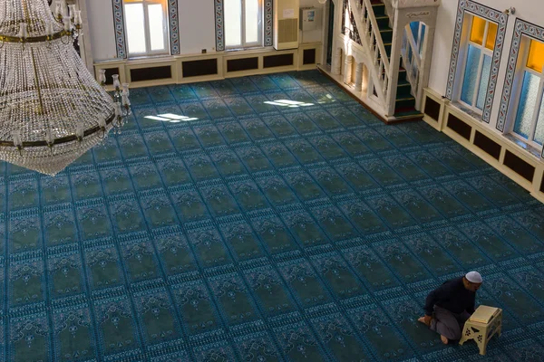 Detalhe do interior da mesquita principal na aldeia de Avsallar. Costa da Anatólia . — Fotografia de Stock