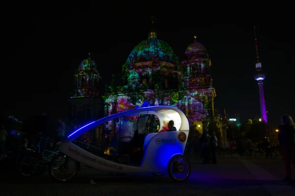 Berliner Dom v noční osvětlení. Každoroční Festival světel 2014 — Stock fotografie