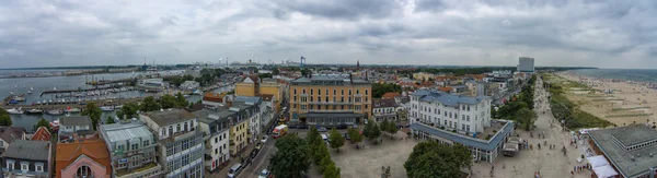 Panorama of the city, district of Warnemunde. Warnemunde's large, sandy beaches are the broadest on the German Baltic Sea coast — Stock Photo, Image