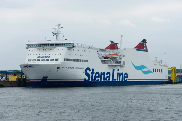 Train ferry Mecklenburg-Vorpommern, the world's largest ferry operator Stena Line in the seaport of Rostock. Rostock is Germany's largest Baltic port. — Stock Photo, Image