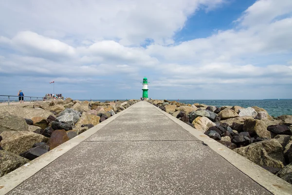 Fyren på havet. — Stockfoto