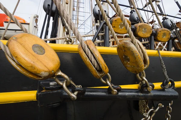 Detail of rigging of sailing ship. — Stock Photo, Image