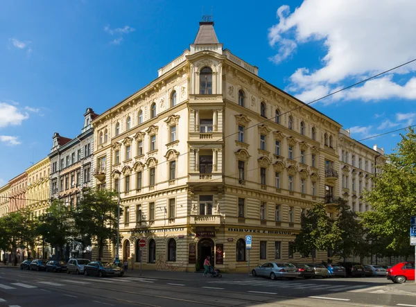 Straat en het dagelijks leven van de stad. Stilering. Toning. Praag is de hoofdstad en grootste stad van Tsjechië. — Stockfoto