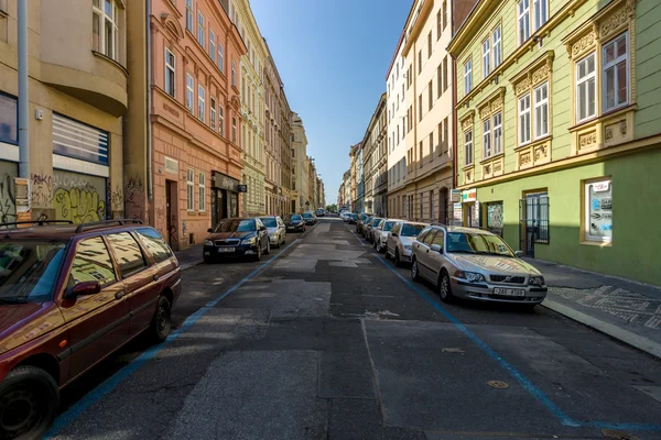 Calle y vida cotidiana de la ciudad. Praga es la capital y ciudad más grande de la República Checa . —  Fotos de Stock