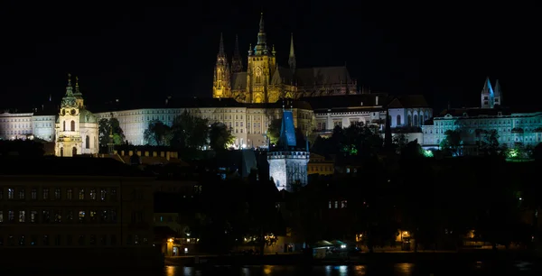 Prague Castle at night illumination. — Stock Photo, Image