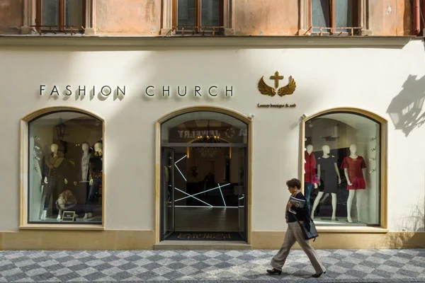 Boutique de moda checa y accesorios de lujo Fashion Church . —  Fotos de Stock