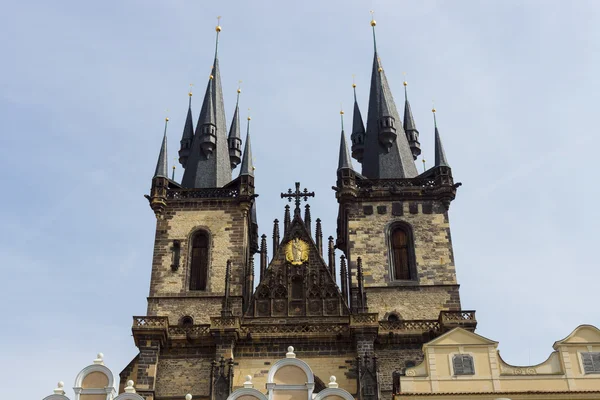 Fragment kościoła Matki Bożej przed Tynem. Starego miasta w Pradze. — Zdjęcie stockowe