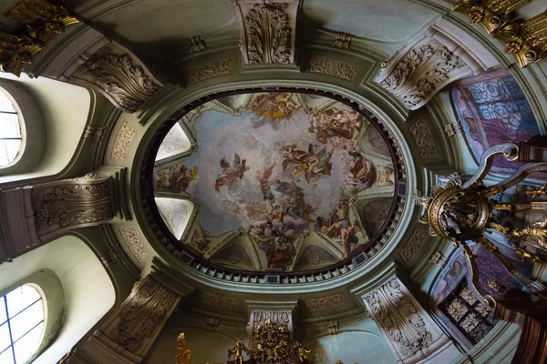 Interior de la Catedral de San Nicolás (Mala Strana ) — Foto de Stock