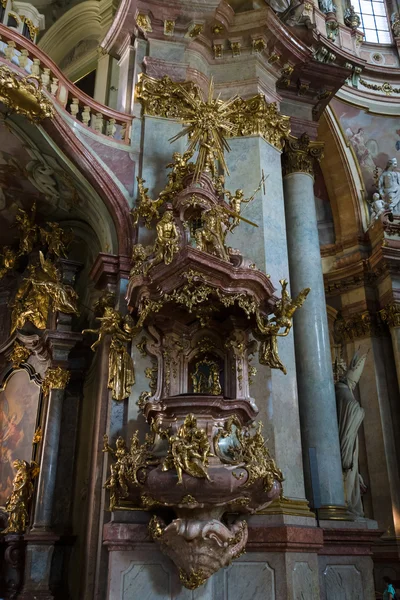 Interieur van de kathedraal van St. Nicolaas (Mala Strana) — Stockfoto