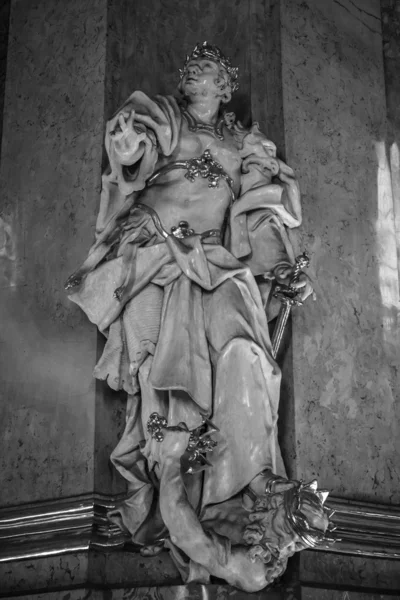 Innenraum der Kathedrale der Heiligen Nikolaus (mala strana)) — Stockfoto