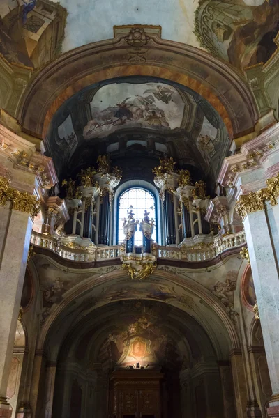 Interior da Catedral de São Nicolau (Mala Strana ) — Fotografia de Stock