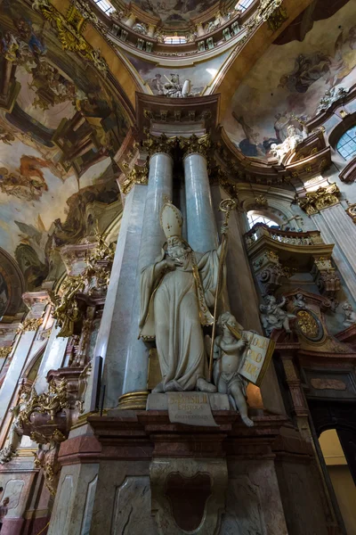 Interieur van de kathedraal van St. Nicolaas (Mala Strana) — Stockfoto