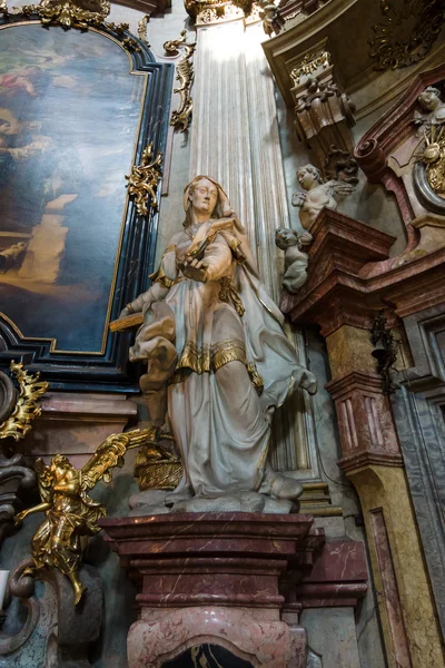 Interieur van de kathedraal van St. Nicolaas (Mala Strana) — Stockfoto