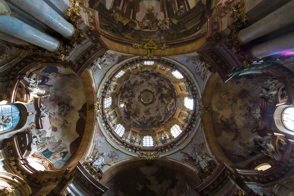 Interiorul Catedralei Sf. Nicolae (Mala Strana ) — Fotografie, imagine de stoc