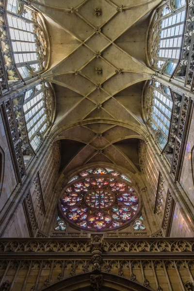 Interior of the Metropolitan Cathedral of Saints Vitus, Wenceslaus and Adalbert. The cathedral is an excellent example of Gothic architecture — Stock Photo, Image