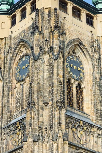Detail of the clock tower of the Metropolitan Cathedral of Saints Vitus, Wenceslaus and Adalbert. Prague. Czech Republic. — Stock Photo, Image