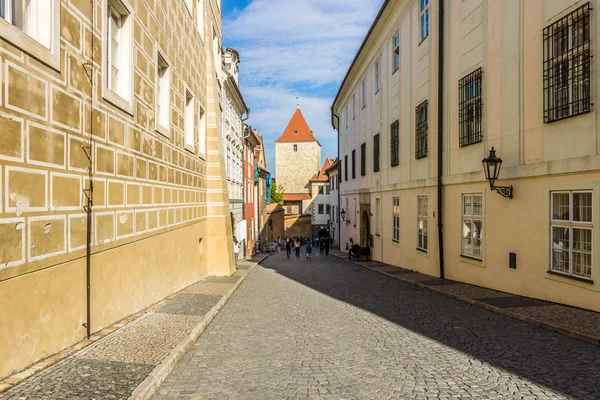 Rue et vie quotidienne de la ville. Prague est la capitale et la plus grande ville de la République tchèque . — Photo